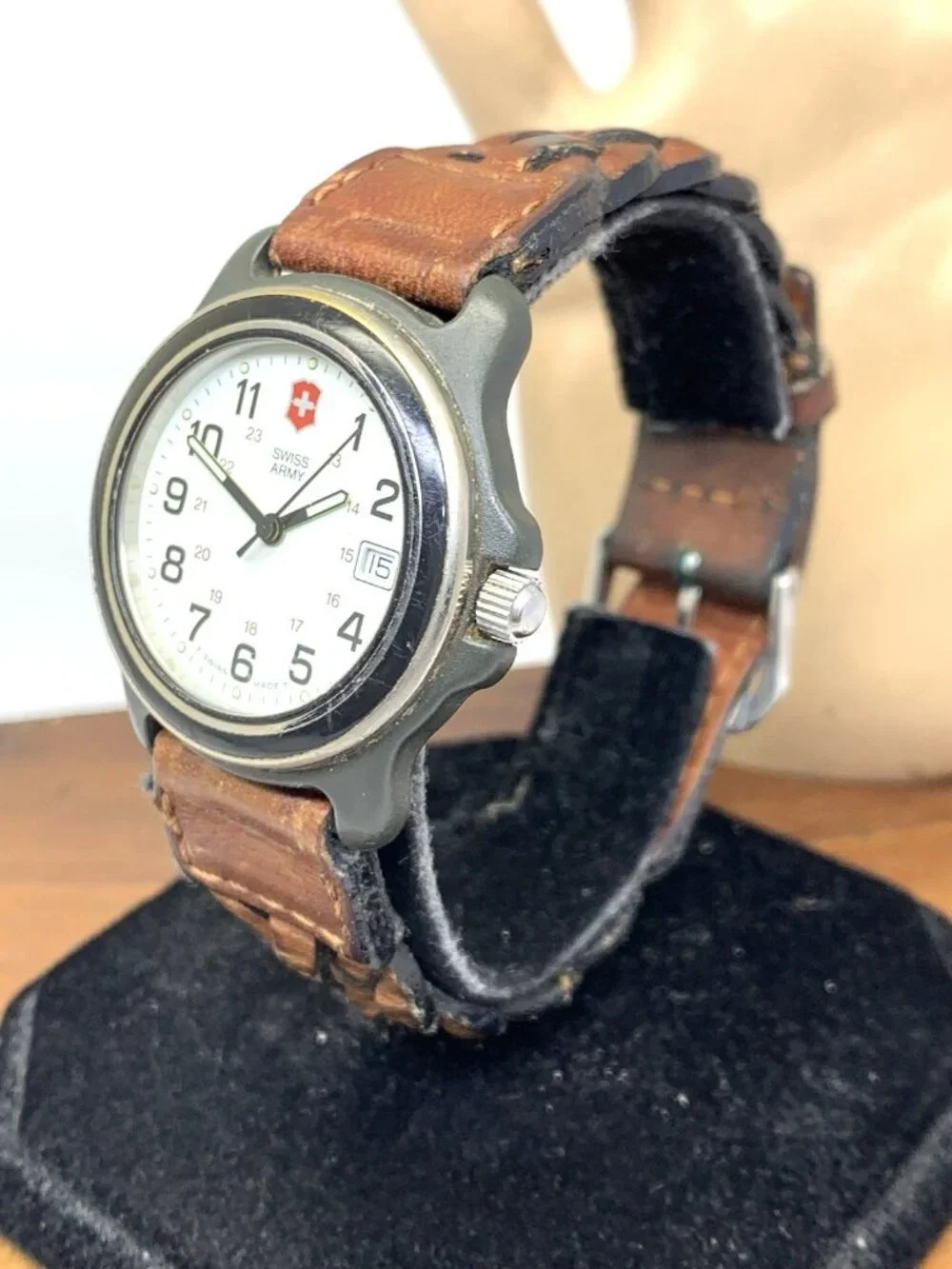 Victorinox Swiss Army Unisex Field Watch Quartz White Dial Brown Leather 34mm